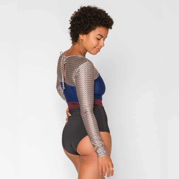 Seea Hermosa One Piece - Shells - Small - NWT - Picture 2 of 7